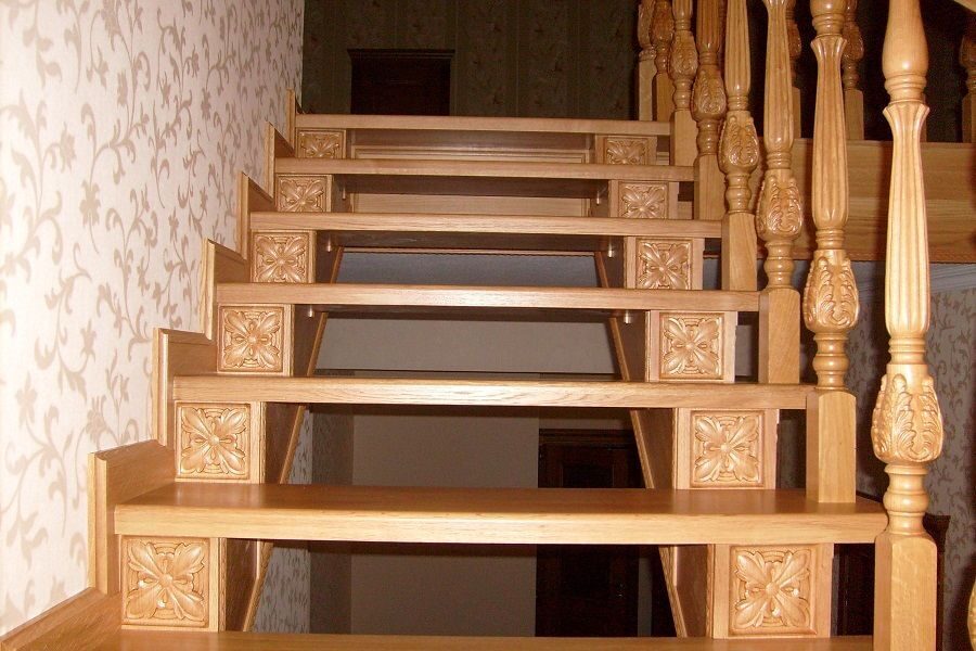 Балясины из дерева для лестницы